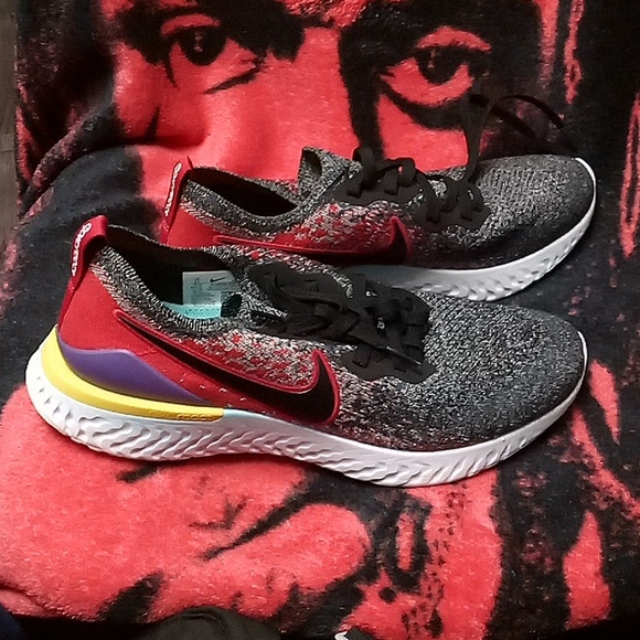 Nike epic react shoes - Picture 4 of 6